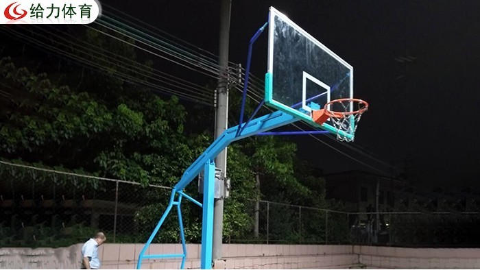 學校籃球架