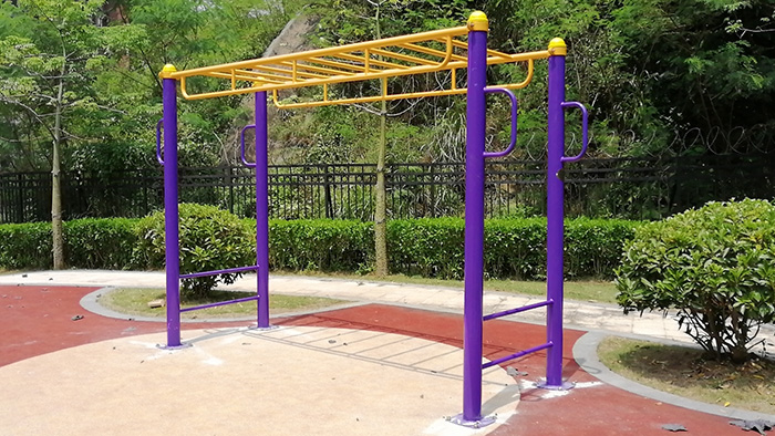 臺山海宴中學戶外體育設施23付新國標單雙杠漂亮完工