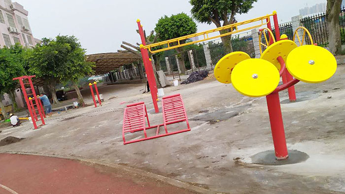佛山市南海區(qū)大瀝鎮(zhèn)水頭小學(xué)安裝給力體育戶外健身器材工程案例