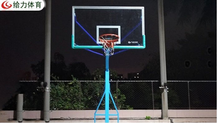 移動(dòng)籃球架