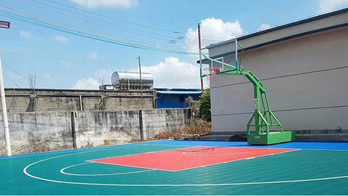 移動(dòng)籃球架