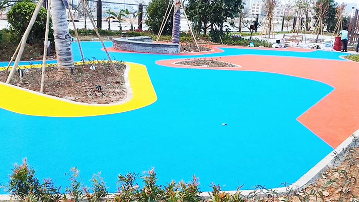 天津興臺建筑公司二次采購公園健身器材及橡膠地面工程案例