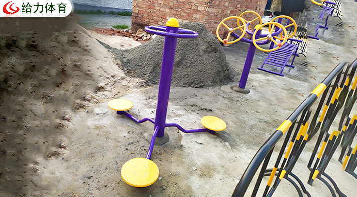 佛山小區(qū)里的戶外件器材