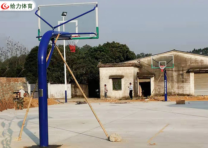 村委會(huì)籃球架
