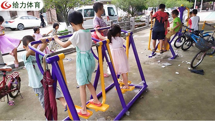 廣州戶外健身器材廠家一騎絕塵給力體育烤漆健身器材質量擔當