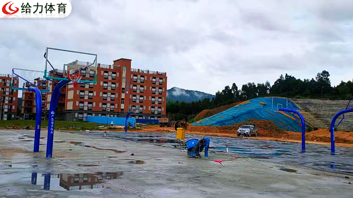 廣州學(xué)校籃球架哪家好